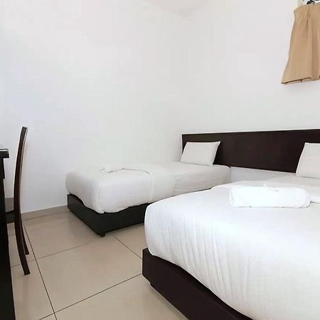 Hotel Alam Indi Джохор-Бару Экстерьер фото