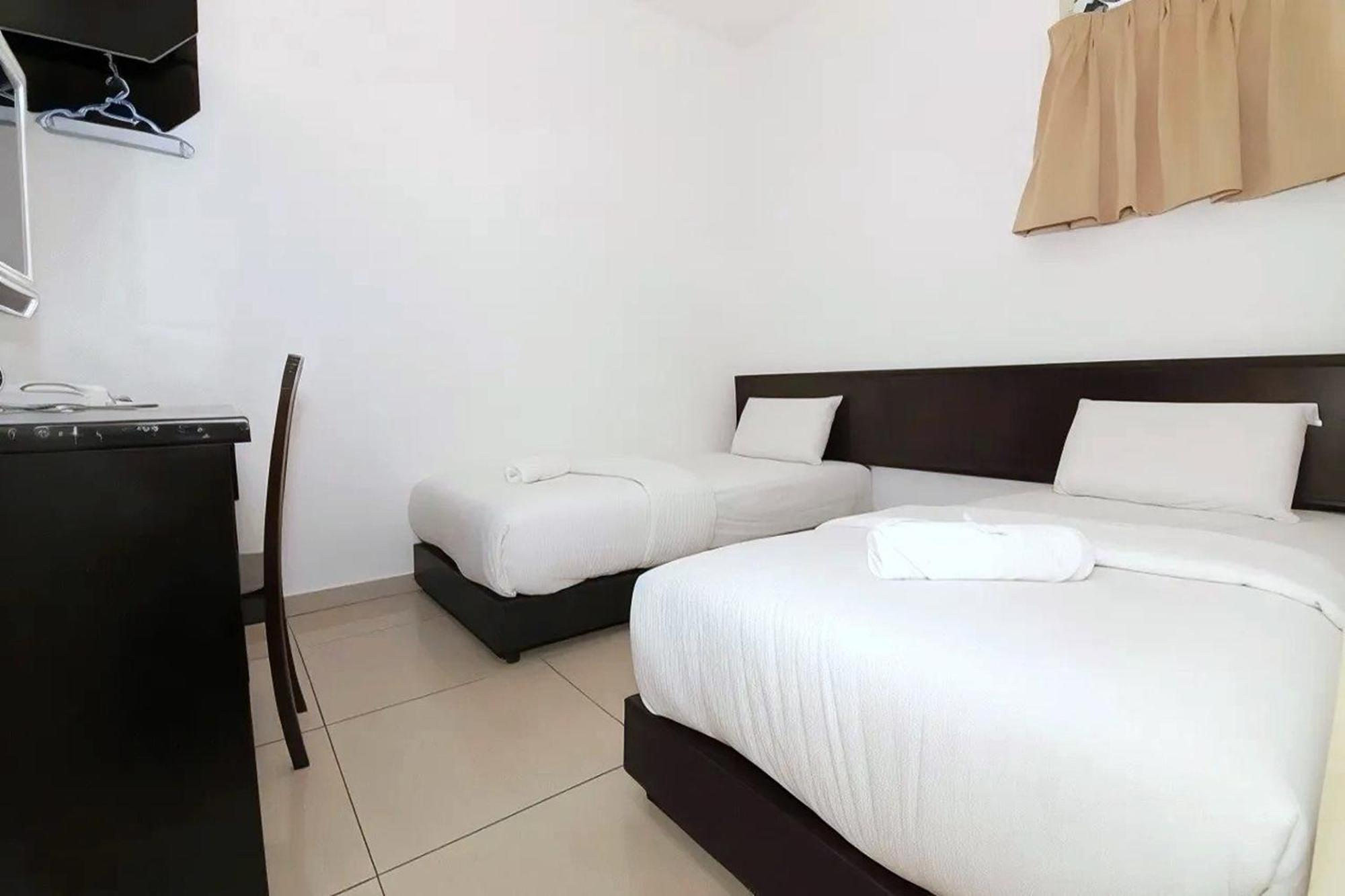 Hotel Alam Indi Джохор-Бару Экстерьер фото