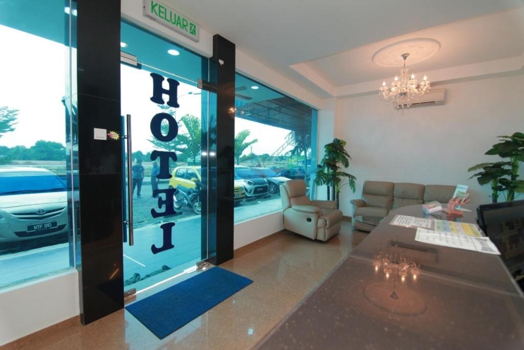 Hotel Alam Indi Джохор-Бару Экстерьер фото