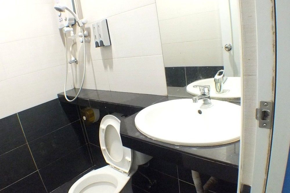 Hotel Alam Indi Джохор-Бару Экстерьер фото