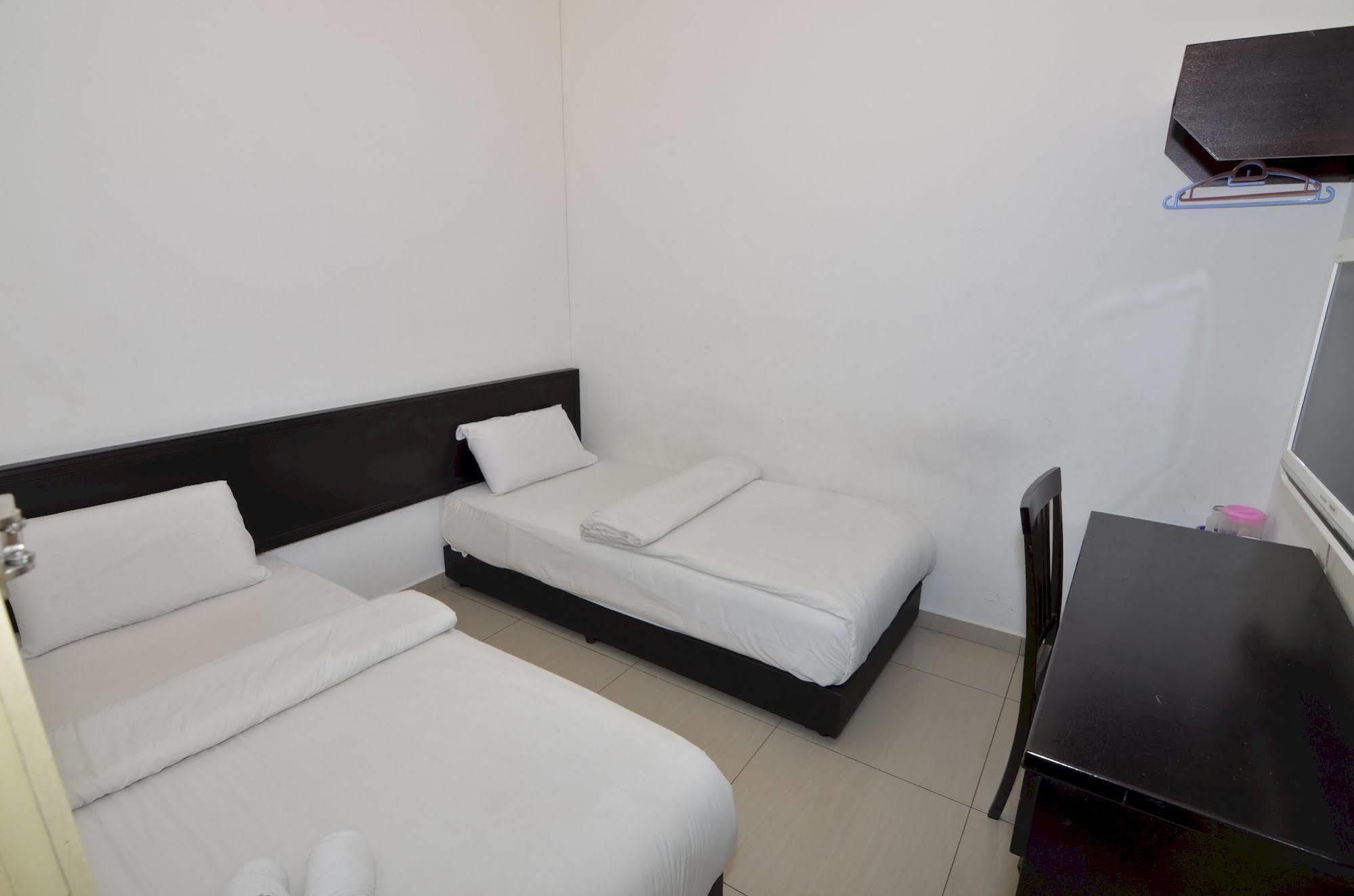 Hotel Alam Indi Джохор-Бару Экстерьер фото